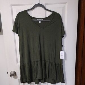 Time and Tru Green Short Sleeve Relaxed T-Shirt